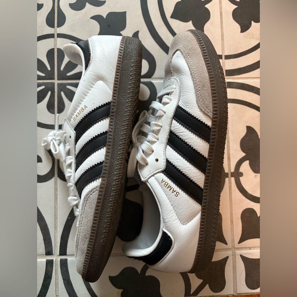Adidas Samba White and Black Men Size 7/Women Size 8 Shoes